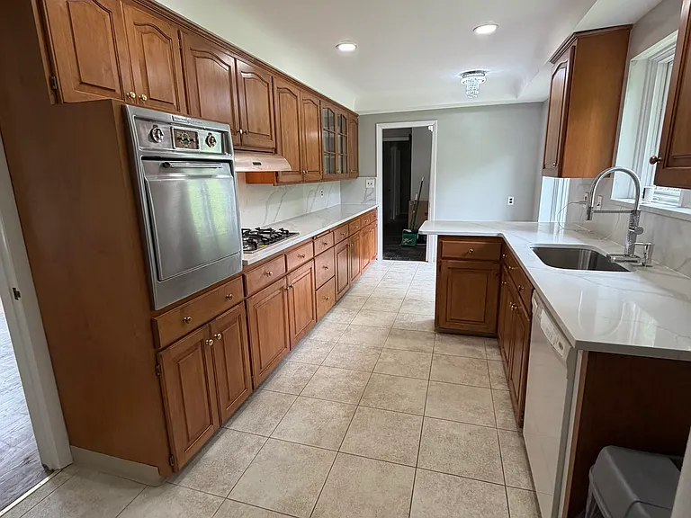 3520 Rayburn Rd — Photo 6