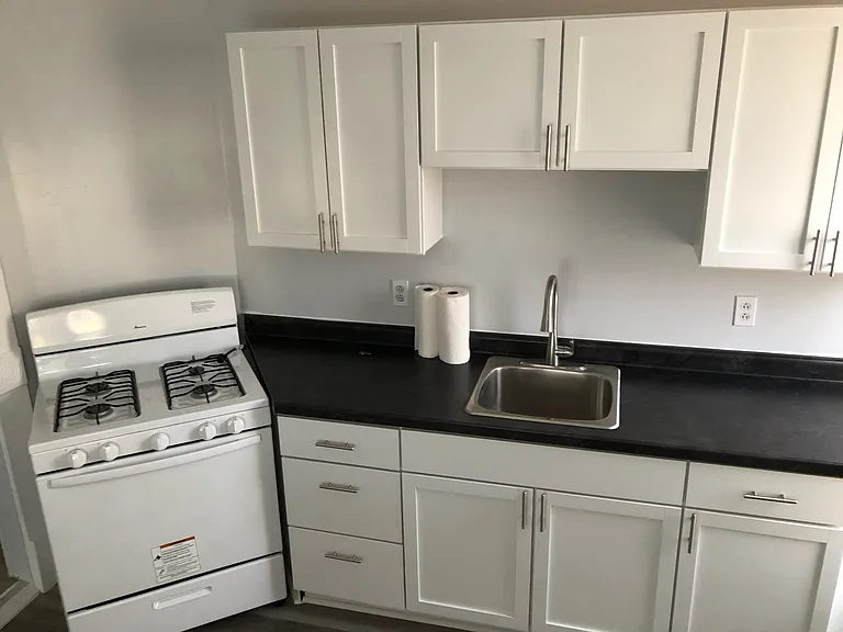 1628 Cottage Ave #3 — Photo 2