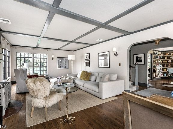 5th image of 89 Douglas Rd