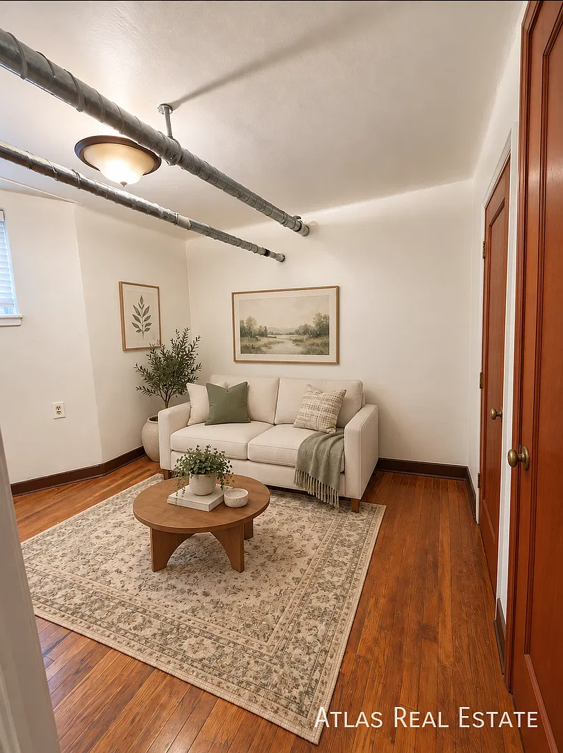 **Two Weeks Free! Affordable One-Bedroom In City Park West** — Photo 2