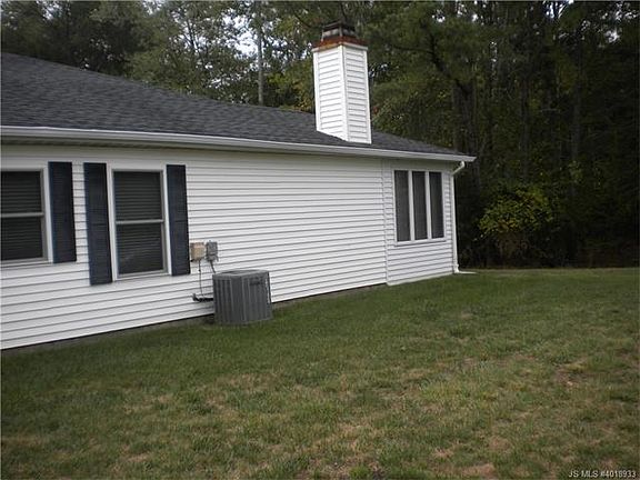 2nd image of 327 Lexington Dr