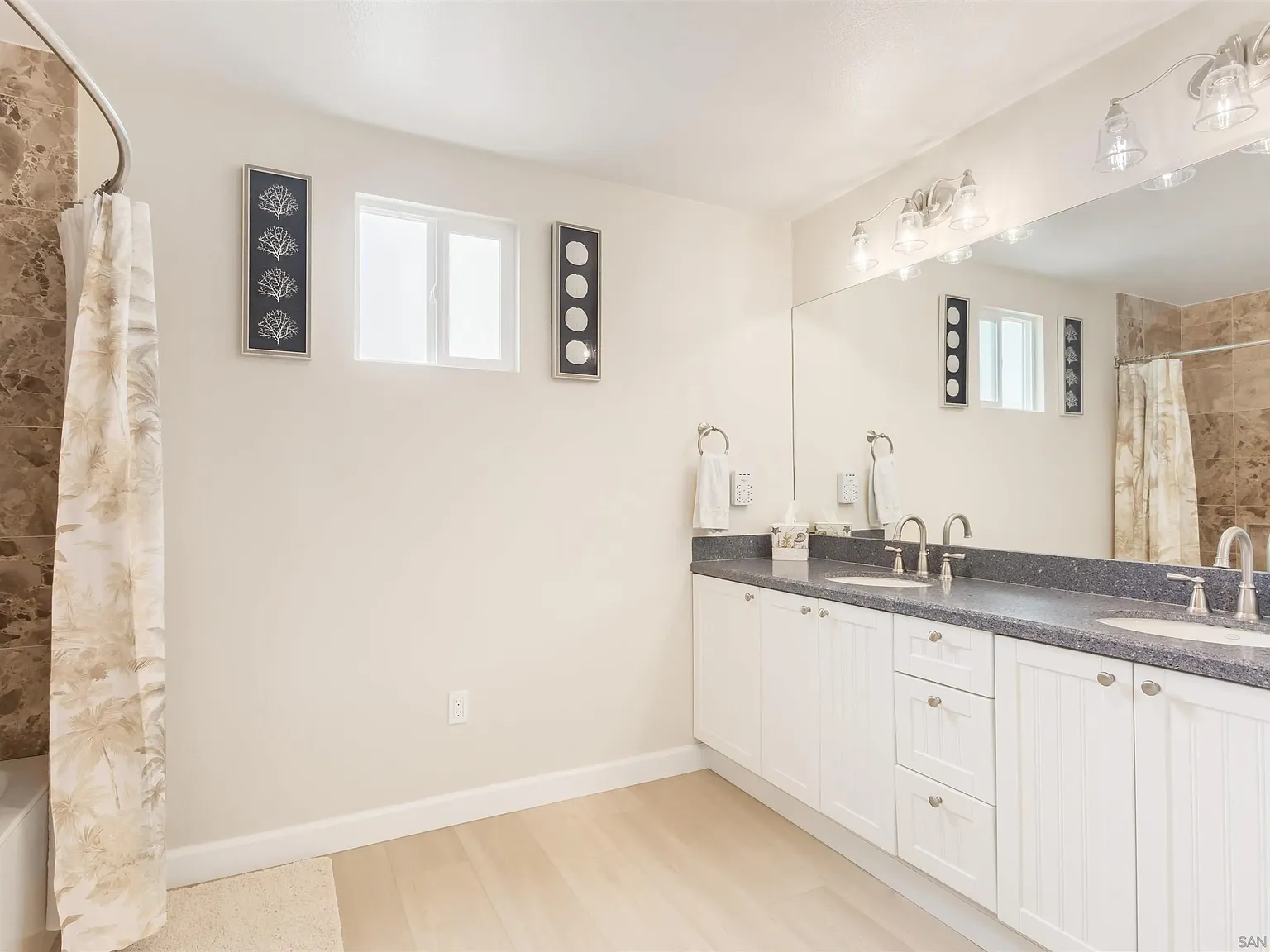 3 bed, 2.0 bath, 1860 sqft, $8,000 — Photo 3