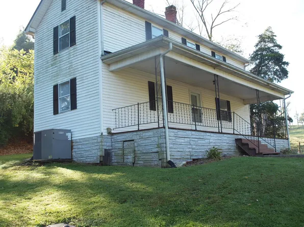 513 Adwolfe Rd, Marion, VA 24354