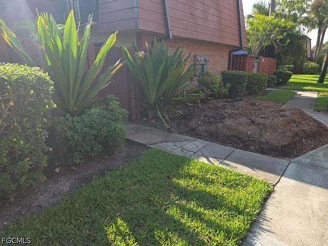2 bed, 2.0 bath, 1260 sqft, $1,495 — Photo 2