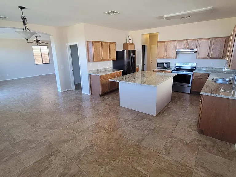 12050 W Carlota Ln — Photo 9