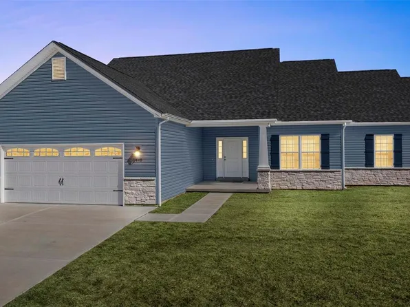 448 Village Blvd, Troy, MO 63379