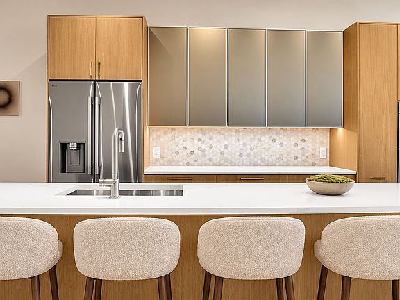 4th image of 122 3rd Pl APT 2