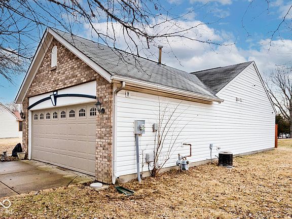 3rd image of 2027 Ferdinand Ct