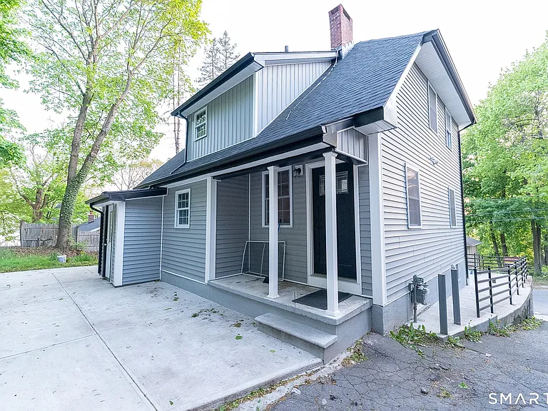 24 Concord St — Photo 4
