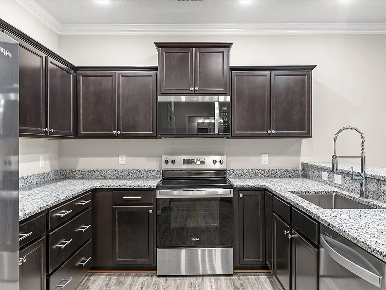 1503 Kathy Ann Way E — Photo 3