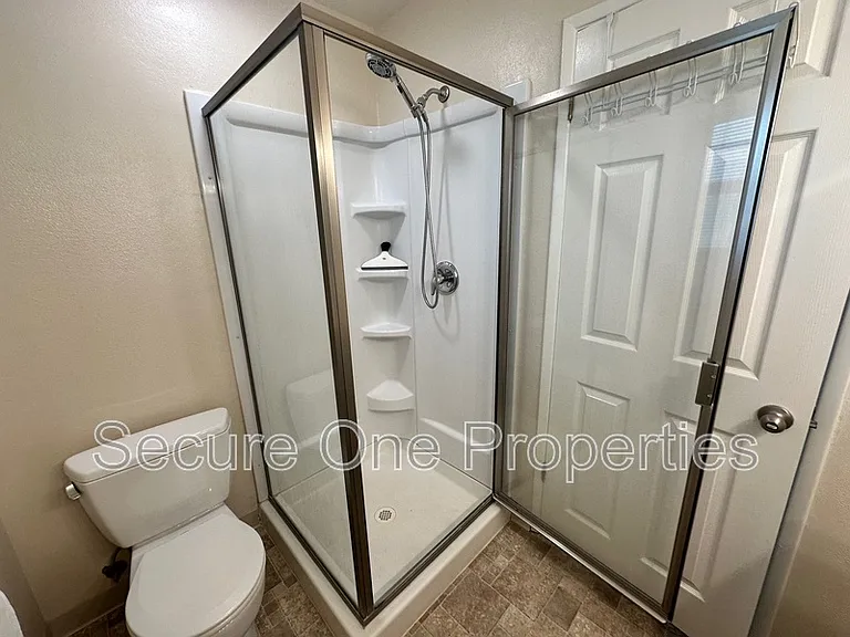 29362 Hillrise Dr — Photo 16