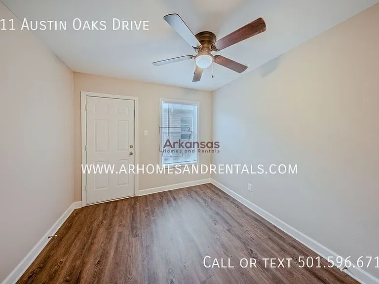 211 W Austin St — Photo 10