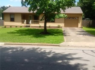 2110 S Emma Ave, Fayetteville, AR 72701