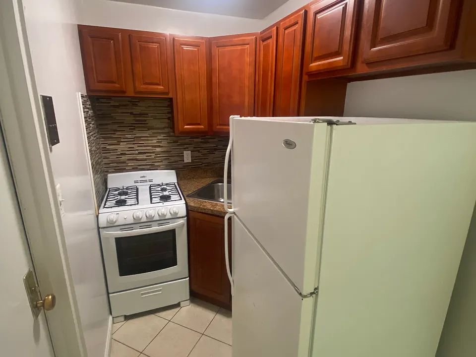3962 Bronx Blvd #1
