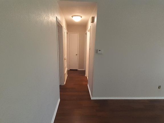 3rd image of 10431 Firethorn Ln