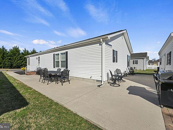5th image of 395 Barefoot Ln