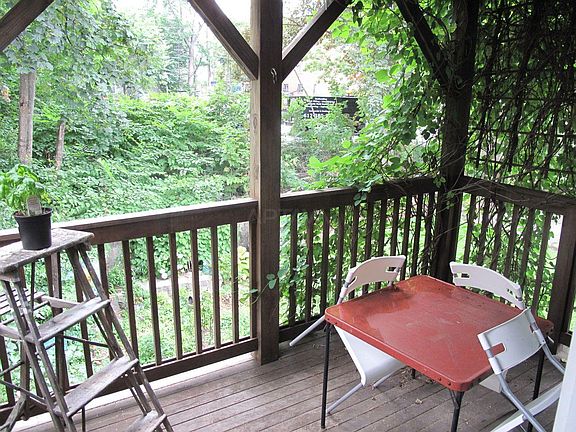 5th image of 514 Medford St #5