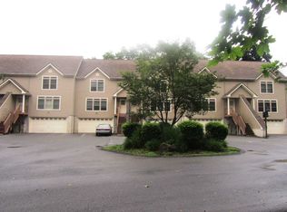 31 Ellsworth Ln #6, Poughkeepsie, NY 12601