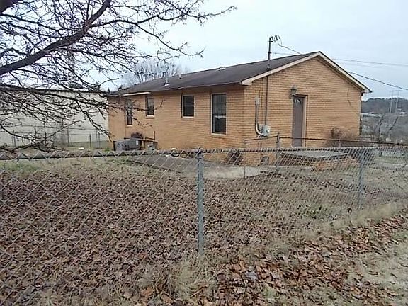2nd image of 112 Roane Manor Dr