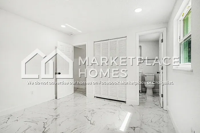 408 Bassedena Cir N — Photo 10