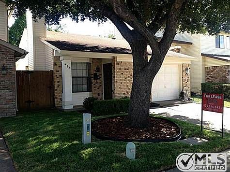 2nd image of 404 Menlo Park Dr