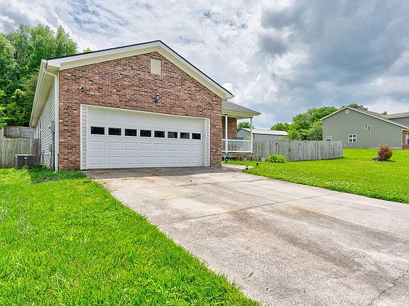 5th image of 115 Meadowland Dr