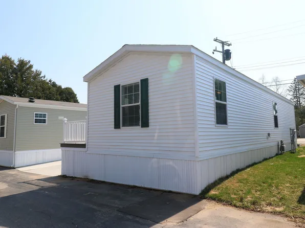 2545 Lakeshore Rd Lot 35, Applegate, MI 48401