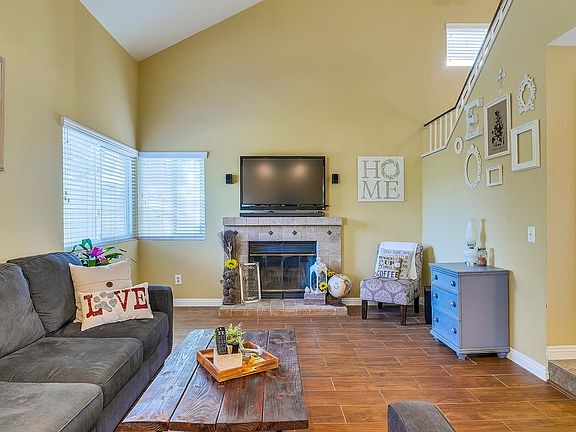 4th image of 41196 Hibiscus Ct