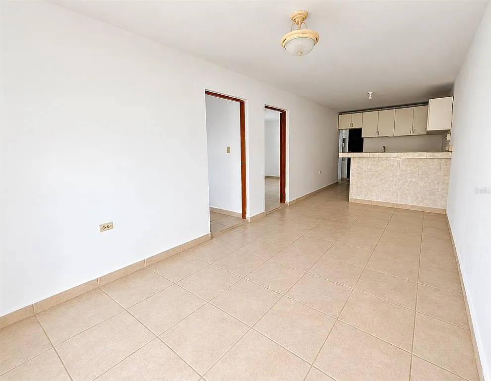 2 bed, 1.0 bath, 675 sqft, $750 — Photo 3