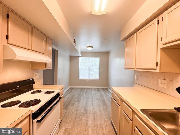 5th image of 2501 McVeary Ct #11
