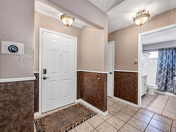 2nd image of 12412 Saratoga