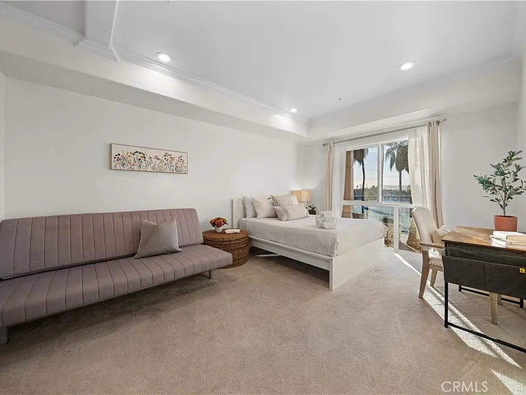 1598 Long Beach Blvd — Photo 16