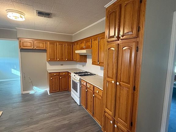 5th image of 310 Lee Dr