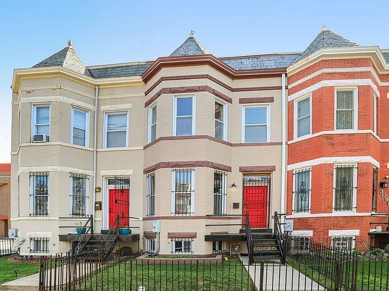 306 R St NW — Photo 1