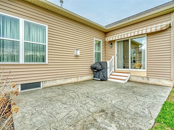 5th image of 16 Harbour Oaks Way