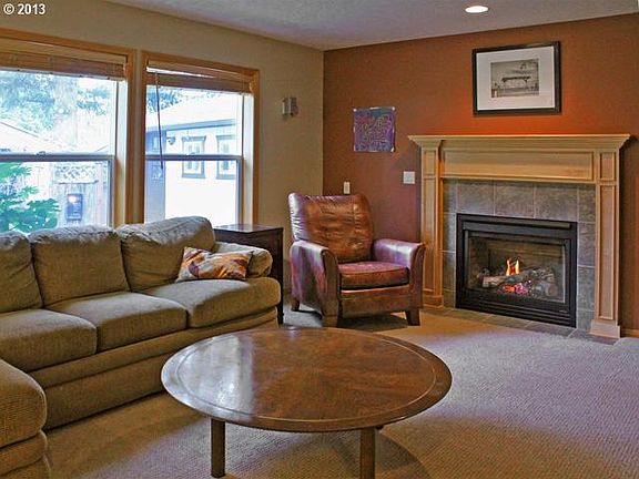 4th image of 1150 Royal Ct