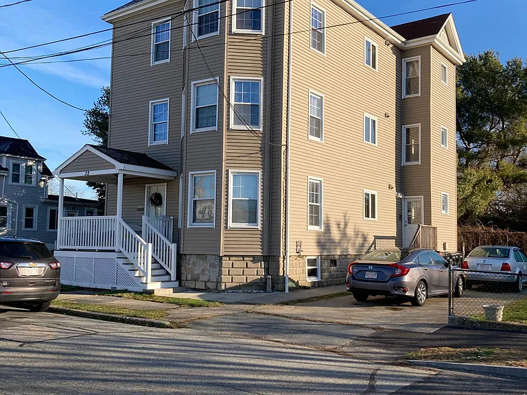 32 Saint John St #1 — Photo 1