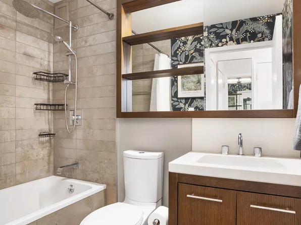 225 Rector Place image 6 of 13