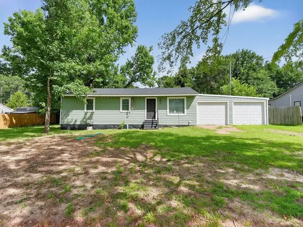 369 Pinewood Rd, Hallsville, TX 75650