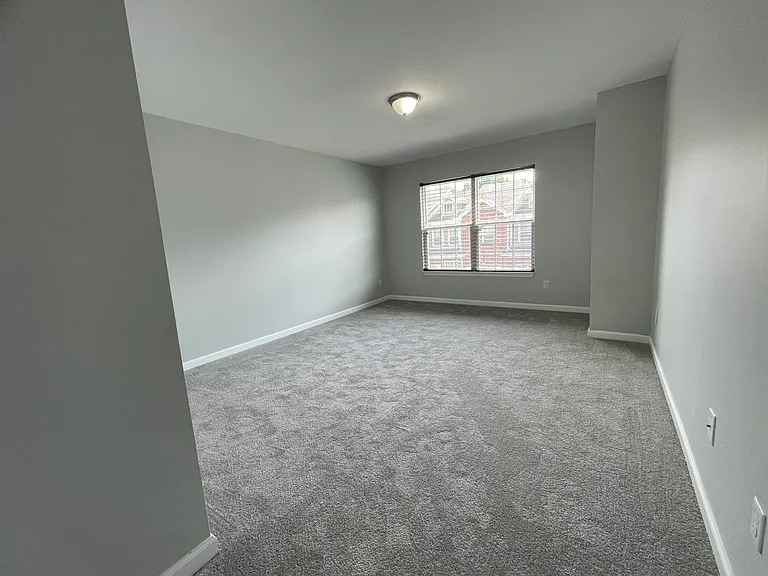 1605 Villa Cir — Photo 22