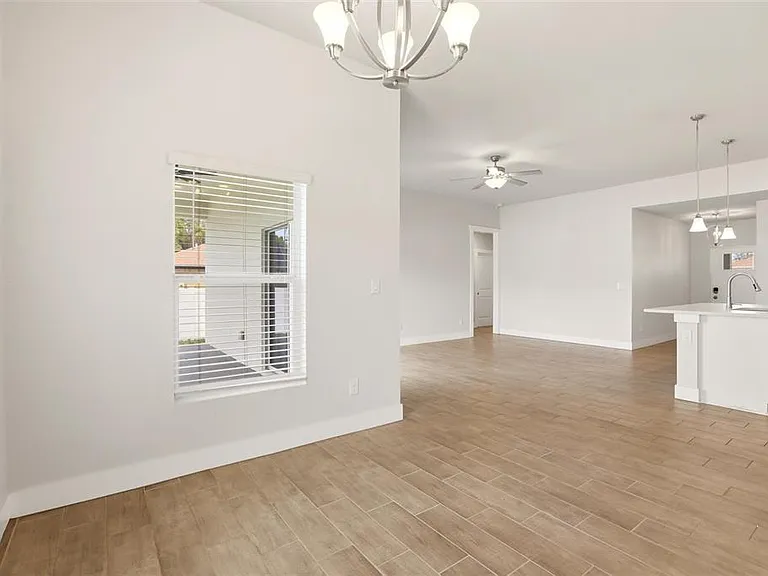 870 Columbia St — Photo 17