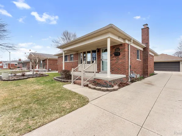 2384 Newman St, Trenton, MI 48183