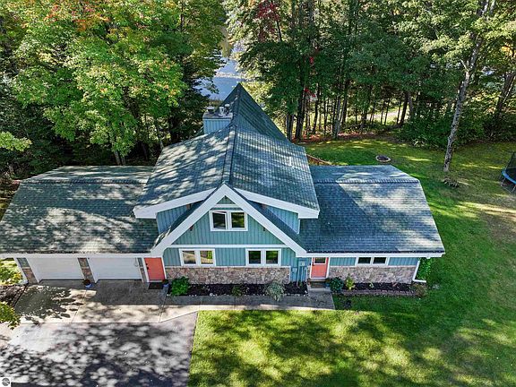 5th image of 111 Birchwood Ln