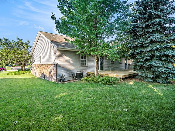 4th image of 737 N Meadow Dr