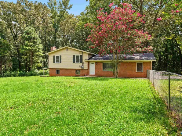 285 Ruby Dr, Huntsville, AL 35811