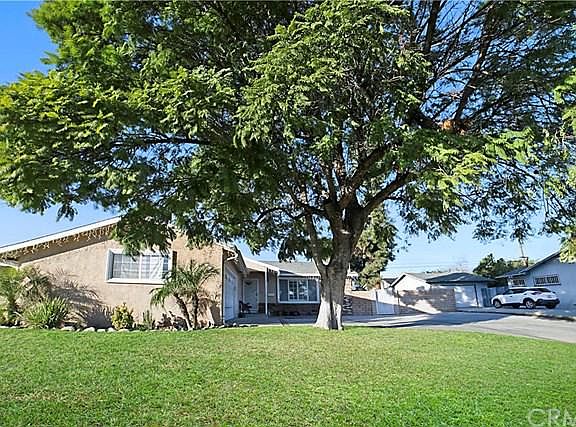 2nd image of 5416 El Morado St