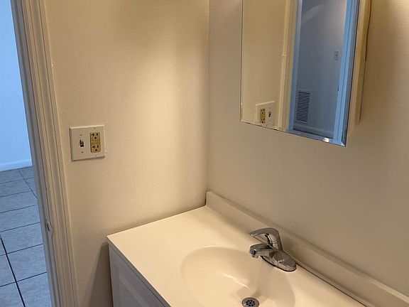 4th image of 2761 L B McLeod Rd APT A