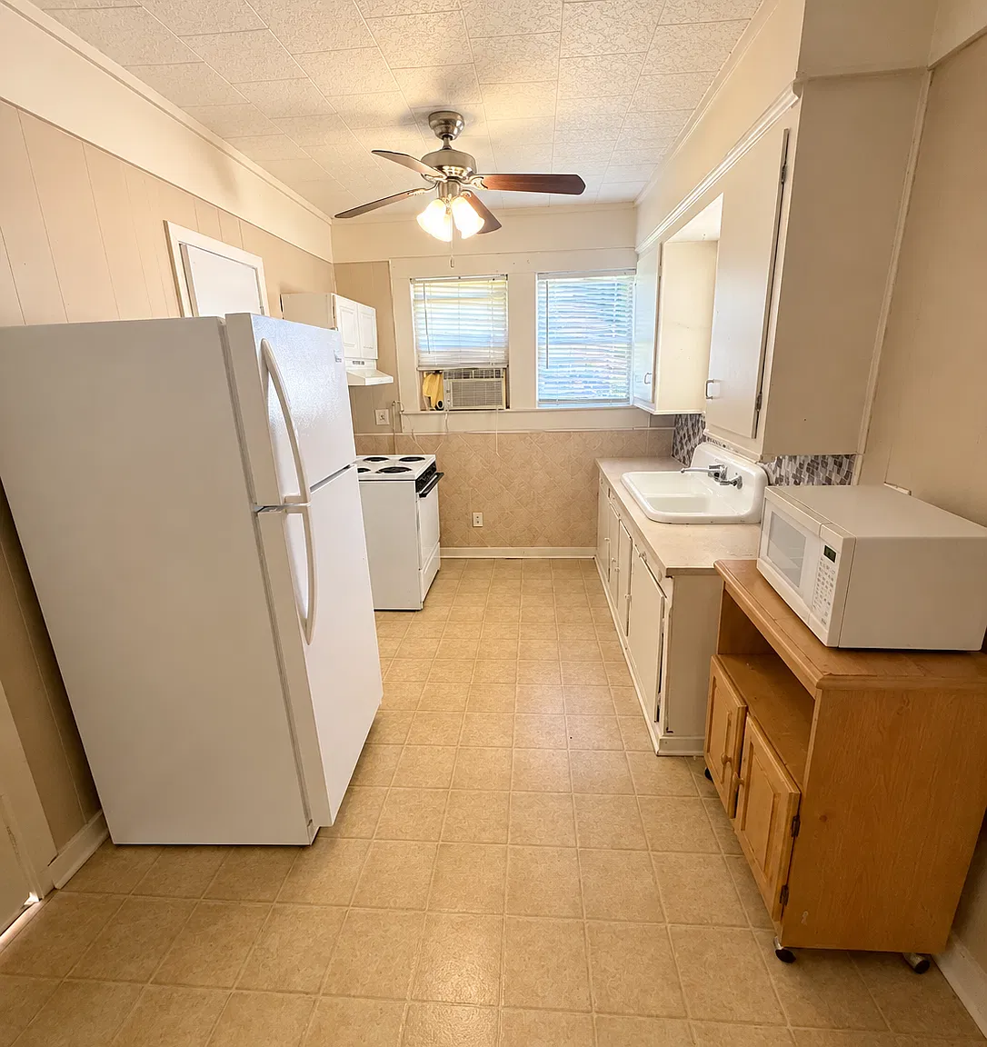 1 bed, 756 sqft, $1,050 — Photo 2