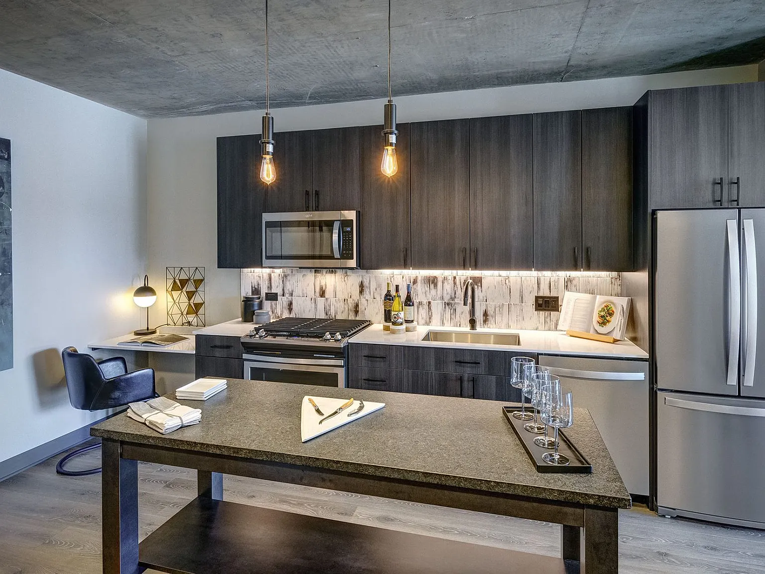 1 bed, 691 sqft, $2,895 — Photo 1