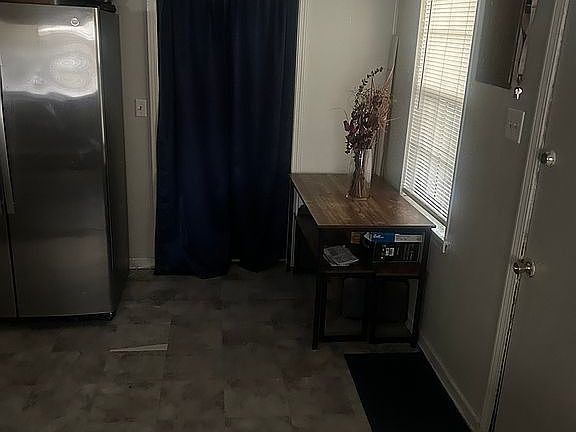 3rd image of 705 Beach St